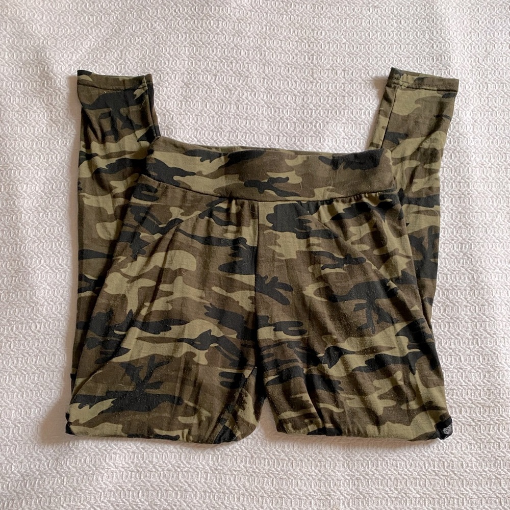 🔥 Camo Leggings with Mesh Detail
